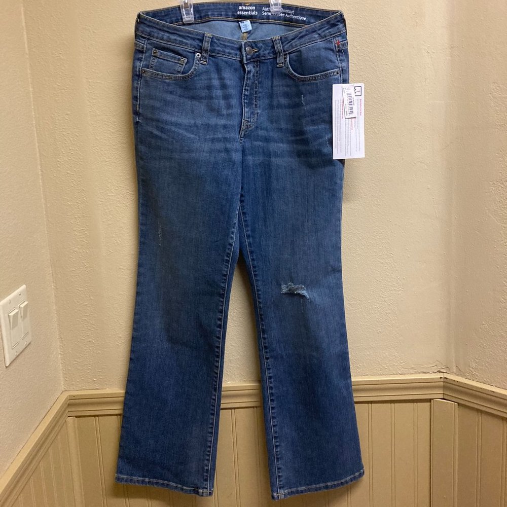 Amazon Essentials 10 Short Blue Jeans